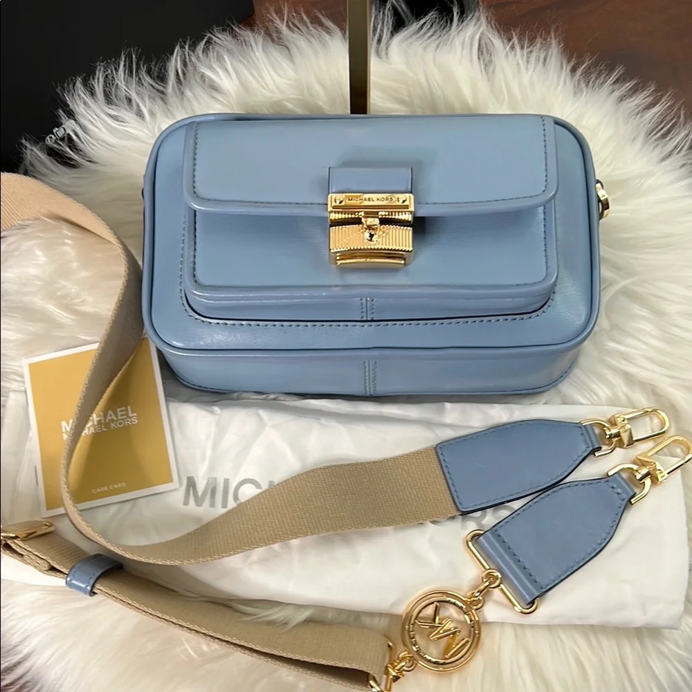Michael Kors Bradshaw Medium Leather Pocket Camera Crossbody NWOT Dust Bag - Picture 15 of 17